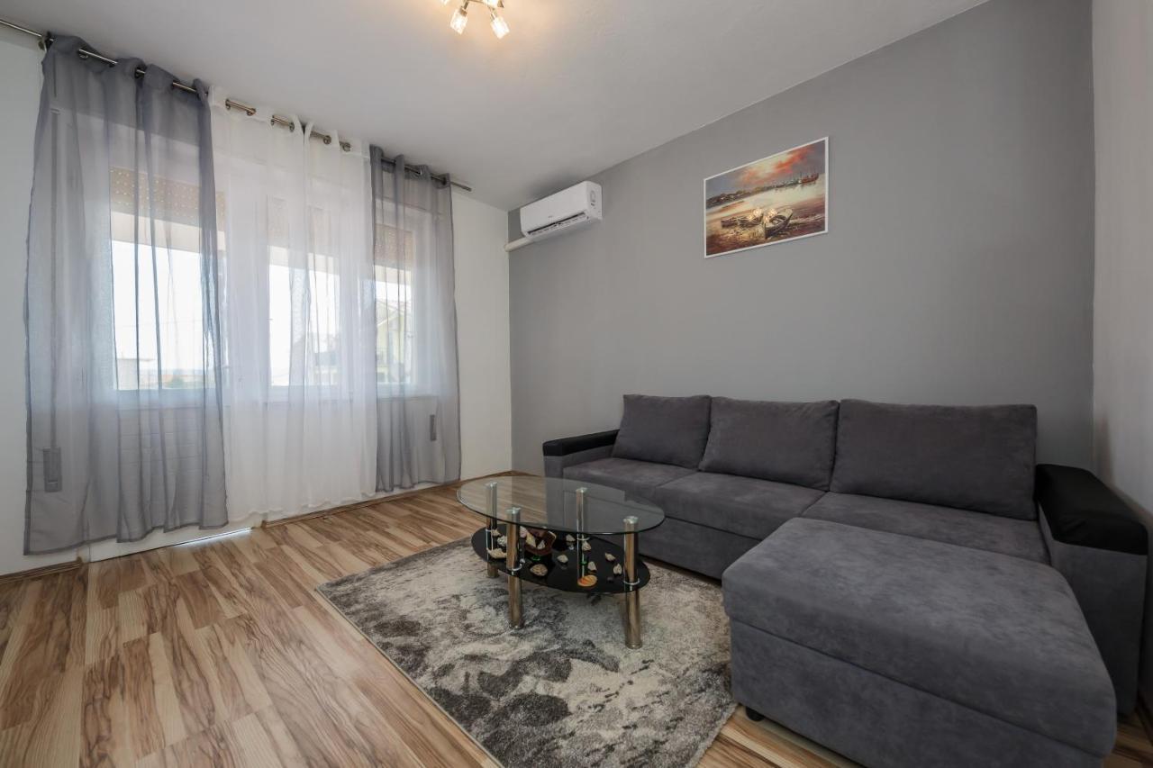 Apartman Adriatic Kaštela Kültér fotó