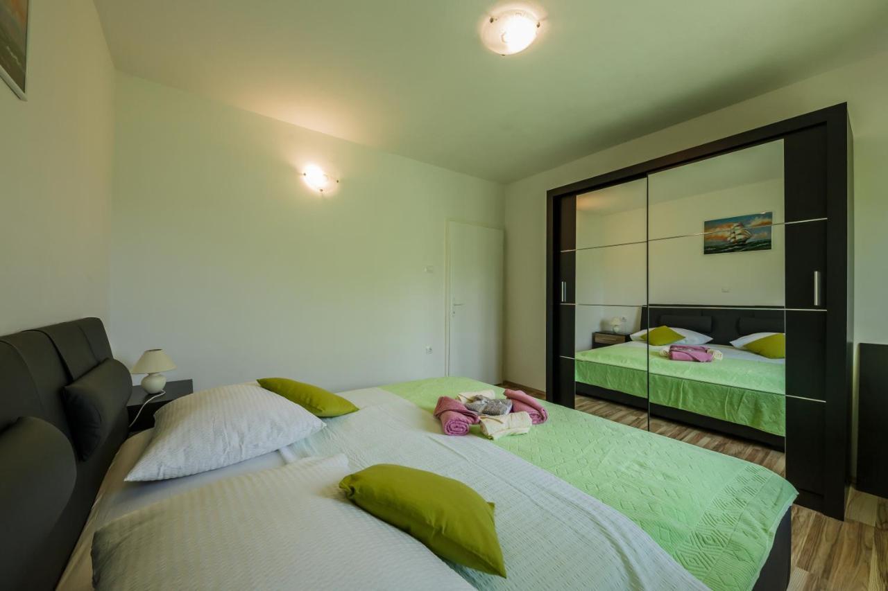 Apartman Adriatic Kaštela Kültér fotó
