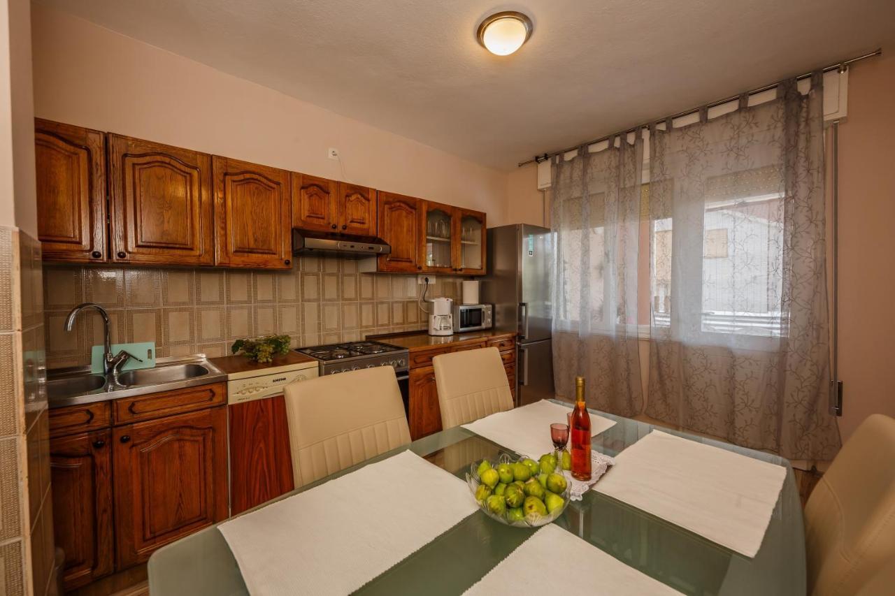 Apartman Adriatic Kaštela Kültér fotó