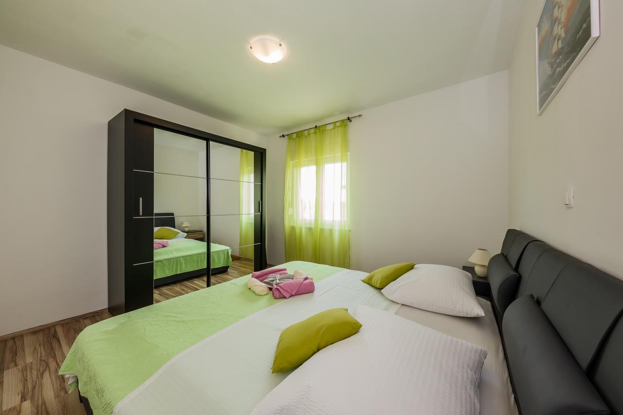 Apartman Adriatic Kaštela Kültér fotó