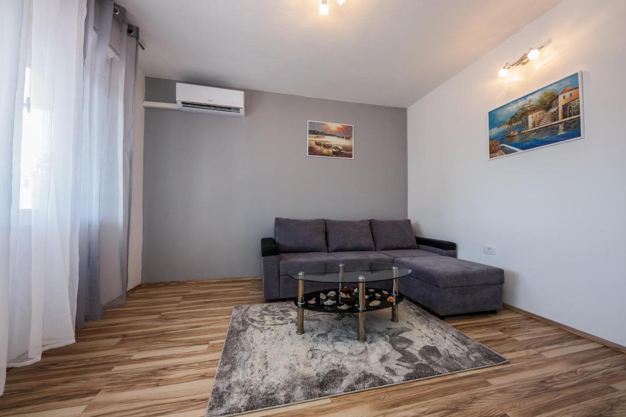 Apartman Adriatic Kaštela Kültér fotó