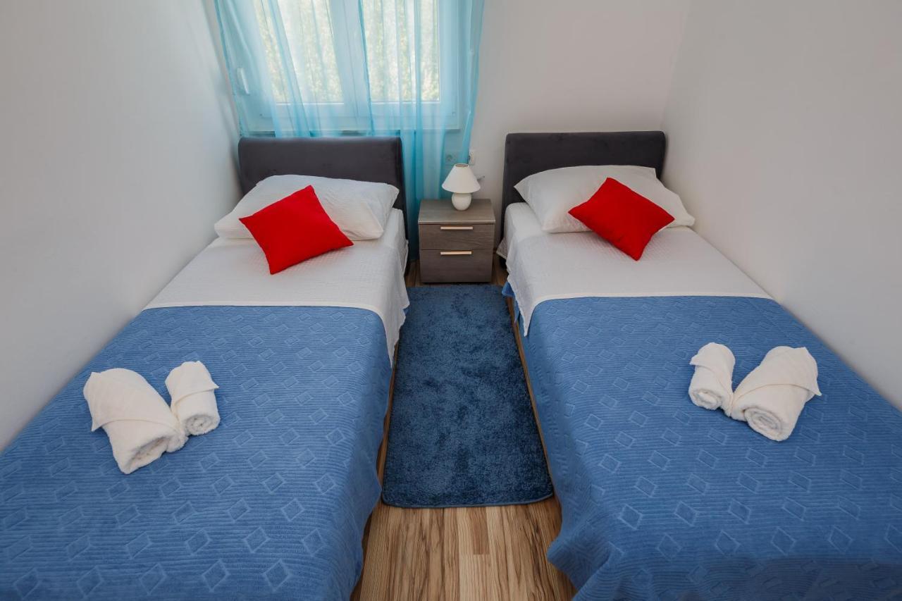 Apartman Adriatic Kaštela Kültér fotó