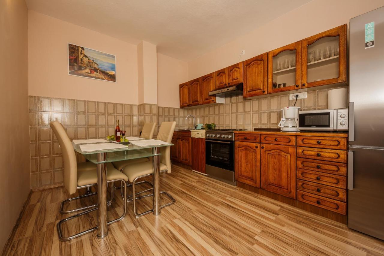 Apartman Adriatic Kaštela Kültér fotó